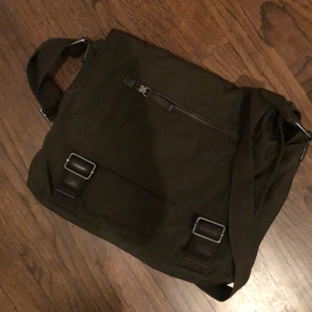 Banana Republic messenger bag
